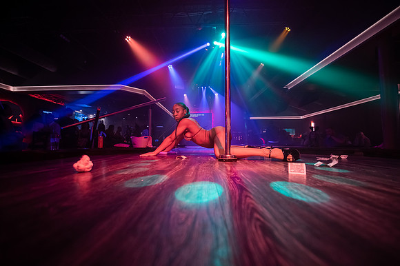 NIKON CORPORATION NIKON Z 6_2 6064x4040_000423
